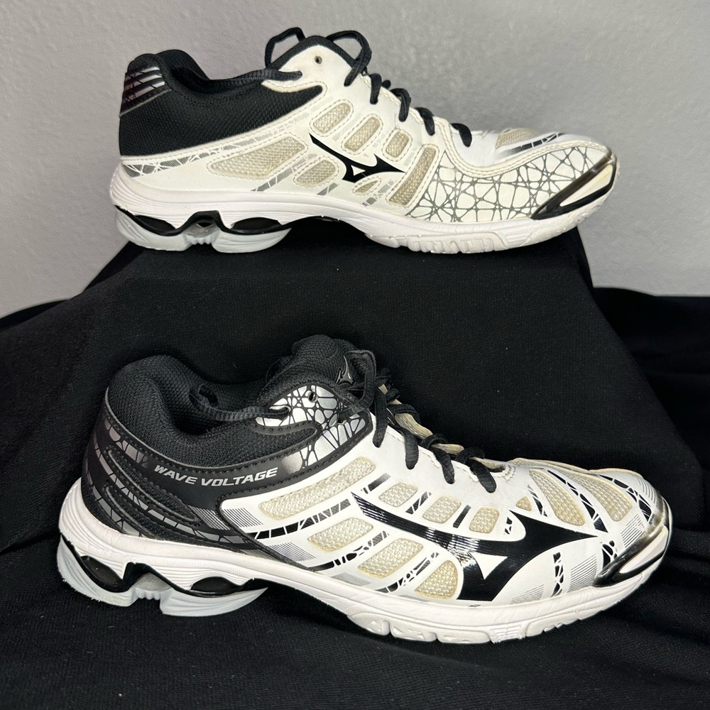 Mizuno Wave Voltage Women's‎ Volleyball Shoe